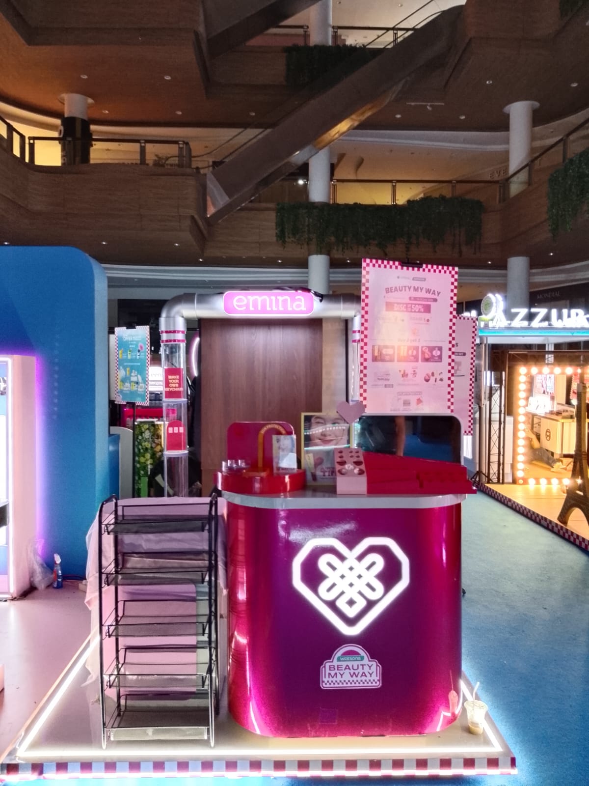 BOOTH EMINA