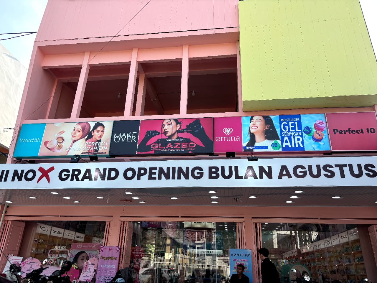 NEON BOX OUTDOOR